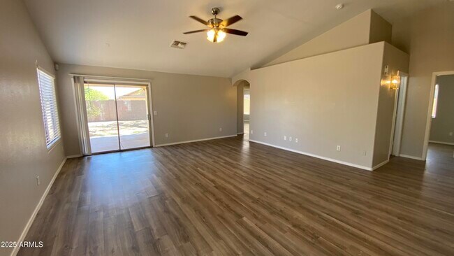 7333 W Elwood St in Phoenix, AZ - Building Photo - Building Photo