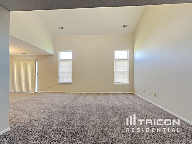 6027 Draycott Dr in Indianapolis, IN - Foto de edificio - Building Photo