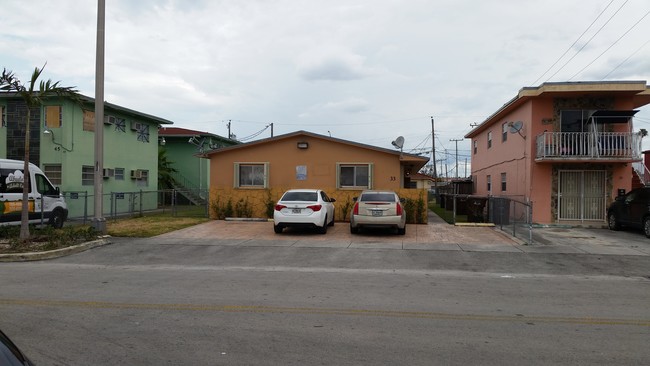 33 W 22nd St in Hialeah, FL - Building Photo - Other