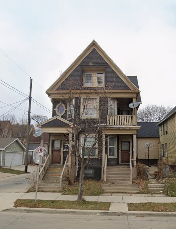 property at 2112 W Greenfield Ave