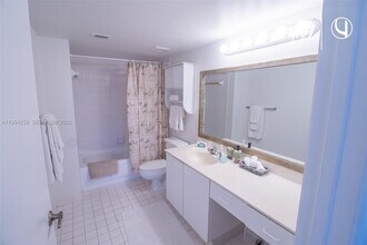 17801 N Bay Rd in Sunny Isles Beach, FL - Building Photo - Building Photo