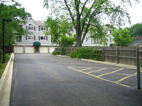 Colonial Square Offices in Barrington, IL - Building Photo - Building Photo