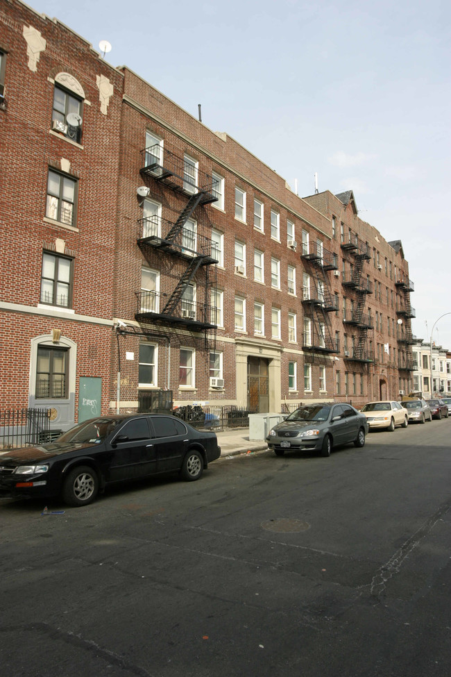 Sterling Court in Brooklyn, NY - Building Photo - Building Photo