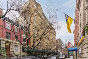 139 W 82nd St in New York, NY - Building Photo