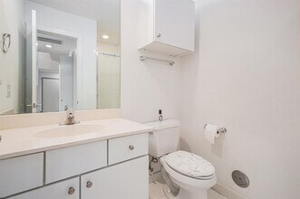 6132 Grand Blvd in Houston, TX - Building Photo - Building Photo