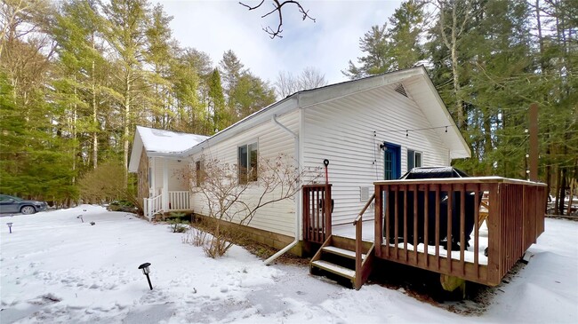 property at 471 Horseshoe Lake Rd