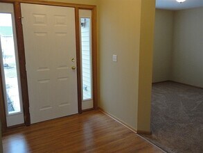 318 Whitmore Trl in McHenry, IL - Building Photo - Building Photo