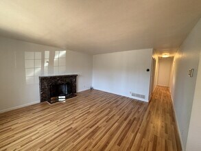 1090 Johnson Dr in Concord, CA - Building Photo - Building Photo