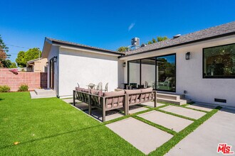 19602 Hamlin St in Los Angeles, CA - Building Photo - Building Photo
