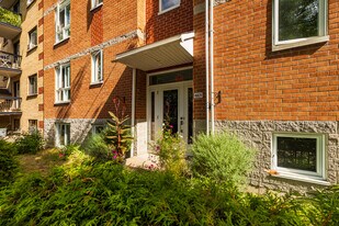 4821 6E Av in Montréal, QC - Building Photo