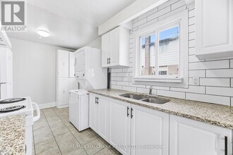 88 B Bernick Dr in Barrie, ON - Building Photo - Building Photo