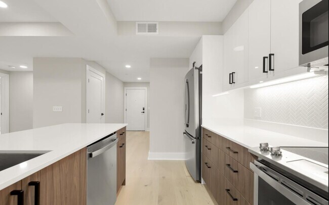 919 12th St NE, Unit 201 in Washington, DC - Building Photo - Building Photo