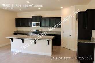 6981 E Robinson Ave in Fresno, CA - Building Photo - Building Photo