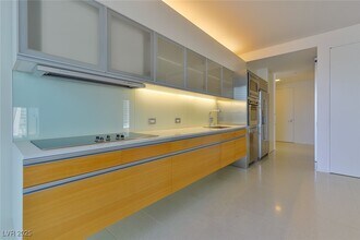 3726 S Las Vegas Blvd in Las Vegas, NV - Foto de edificio - Building Photo