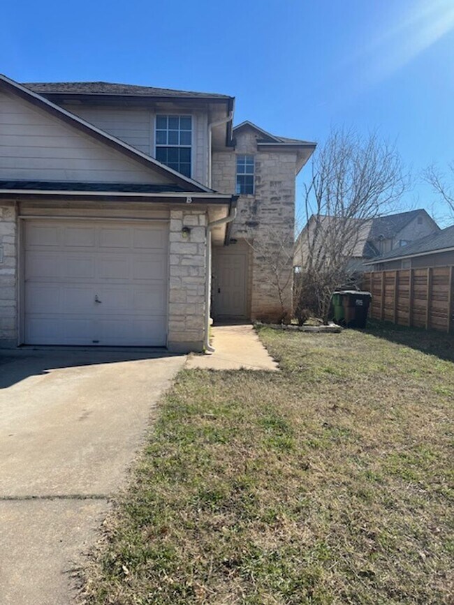 1105 Christopher Ave in Round Rock, TX - Building Photo - Building Photo