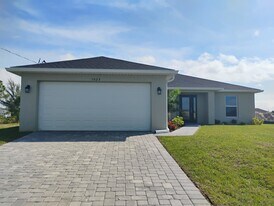1023 NW 23rd Ave in Cape Coral, FL - Building Photo
