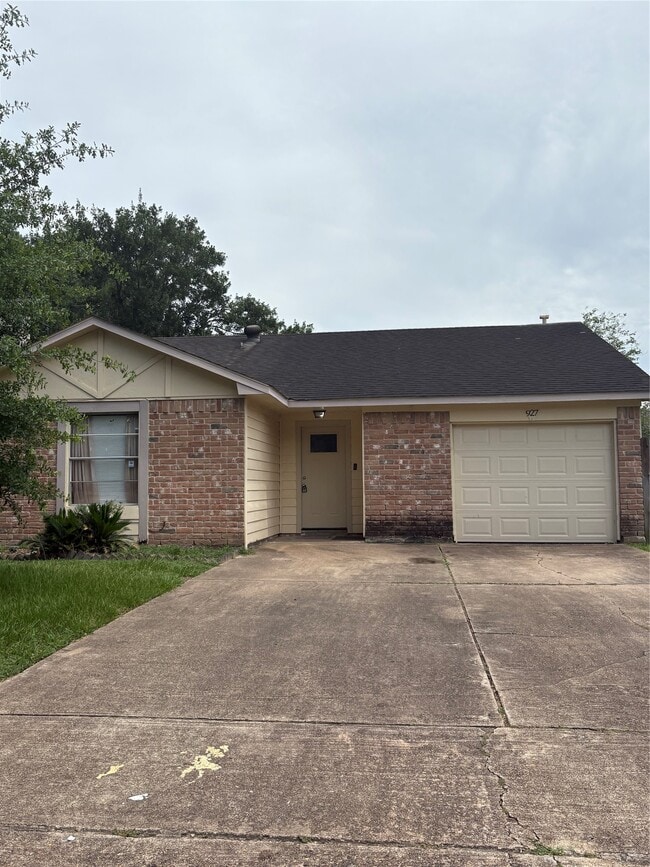 property at 927 Three Forks Dr