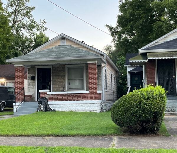 property at 2645 Grand Ave