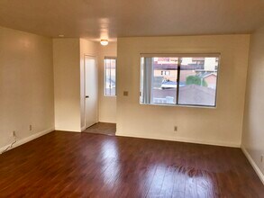 4506 W 172nd St, Unit B in Lawndale, CA - Building Photo - Building Photo