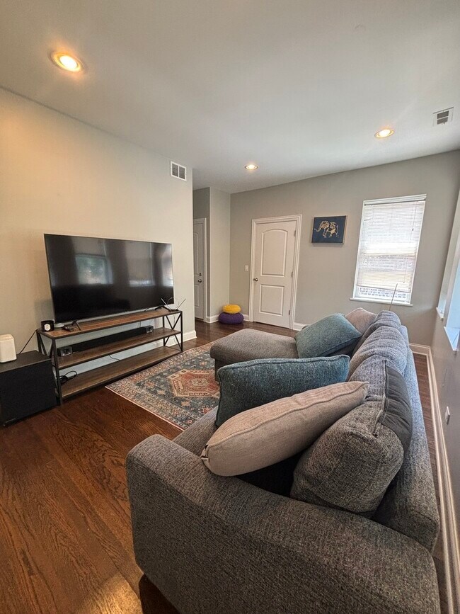 1635 N Meade Ave in Chicago, IL - Building Photo - Building Photo