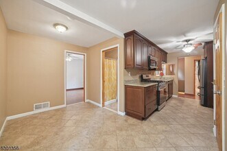 129 Camp Trail in Andover, NJ - Building Photo - Building Photo