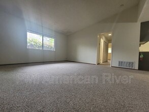 3030 Olive Glen Ct in Sacramento, CA - Building Photo - Building Photo