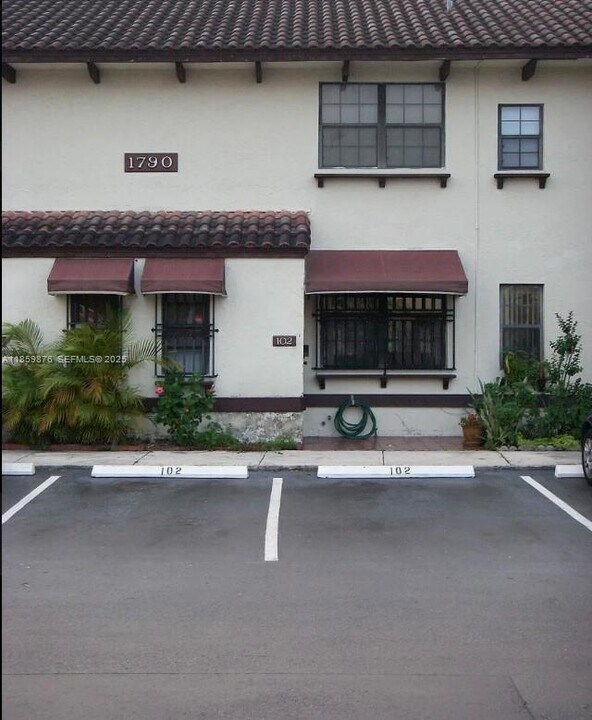 1790 SW 122nd Pl in Miami, FL - Building Photo
