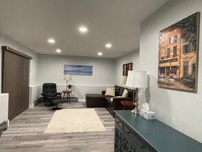 1038 S Knollwood Dr, Unit 1038 Lower in Saukville, WI - Building Photo - Building Photo