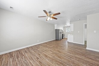 209 Lexington Dr in Clarksville, TN - Foto de edificio - Building Photo