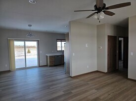 2217 Overlook Ridge Ct in Watertown, SD - Building Photo