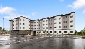Brand New Luxury Apartments in Lynden - City Gate in Lynden, WA - Building Photo