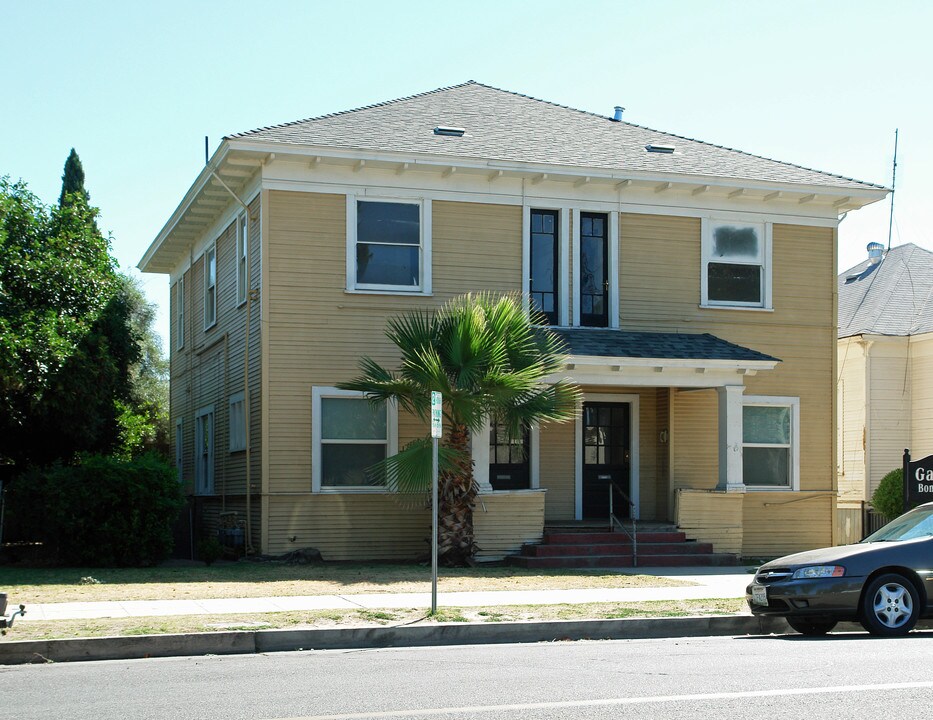1332 N St in Fresno, CA - Foto de edificio