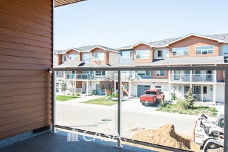 17211-1729A 9A Ave SW in Edmonton, AB - Building Photo - Building Photo