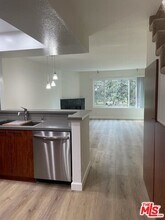 7327 Willoughby Ave in Los Angeles, CA - Building Photo - Building Photo