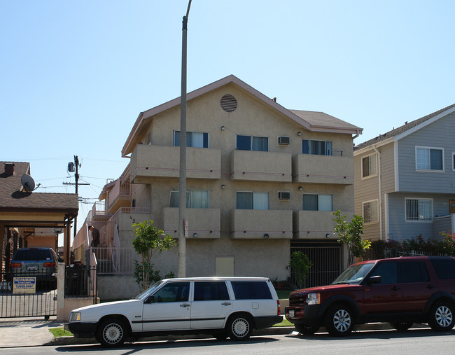 422 N Oxford Ave in Los Angeles, CA - Building Photo - Building Photo