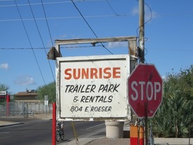 Sunrise Mobile Home Park in Phoenix, AZ - Foto de edificio - Other