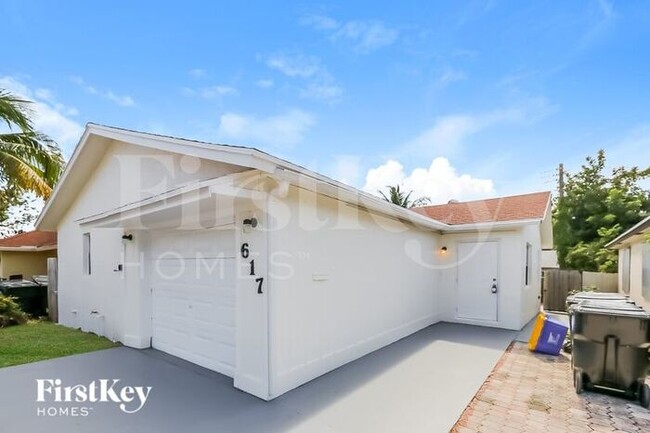 617 S A St in Lake Worth Beach, FL - Building Photo - Building Photo