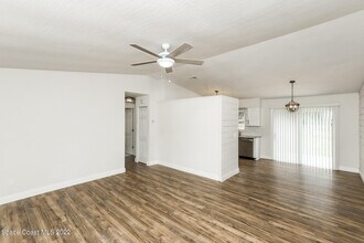 764 Gelaso St SW in Palm Bay, FL - Foto de edificio - Building Photo