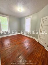 916 S 18th St in St. Joseph, MO - Building Photo - Building Photo