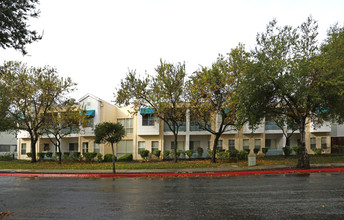 Avenida Espana Gardens in San Jose, CA - Foto de edificio - Building Photo