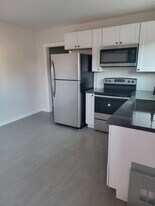 725 N Venice Ave, Unit #2