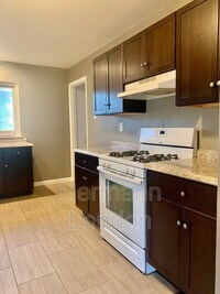 806 Undercliff Dr photo'