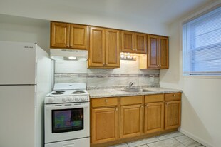 4837 Cadieux Rd in Detroit, MI - Building Photo