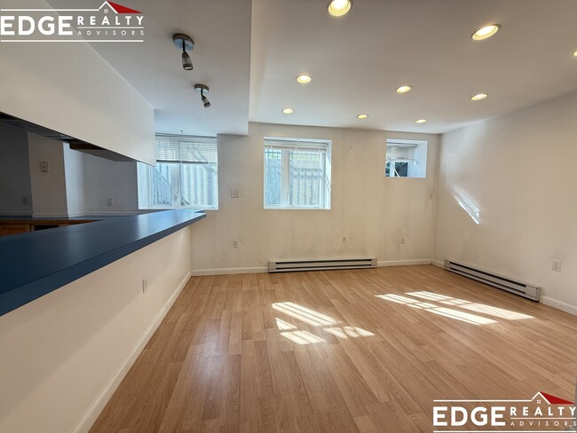 43 May St, Unit G3 in Cambridge, MA - Building Photo - Building Photo