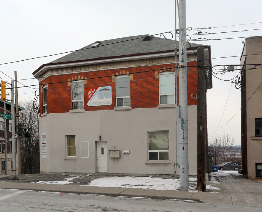 241 Bay St N in Hamilton, ON - Building Photo