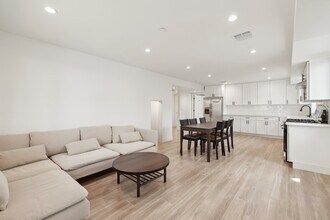 1326 W 35th Pl- Housing Near USC DPS in Los Angeles, CA - Building Photo - Building Photo