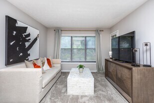 Augusta Commons Apartments in Marietta, GA - Building Photo