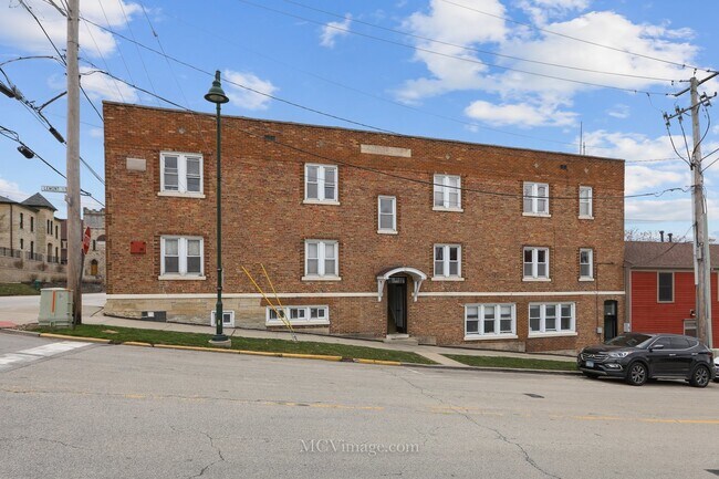226 E Illinois St in Lemont, IL - Building Photo - Building Photo