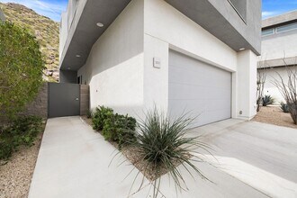 1201 Surrey Ln in Palm Springs, CA - Building Photo - Building Photo
