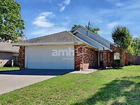 3167 Lido Way in Denton, TX - Building Photo